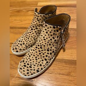 Worn a couple times 
Brand- crown vintage boot
Size- 7.5